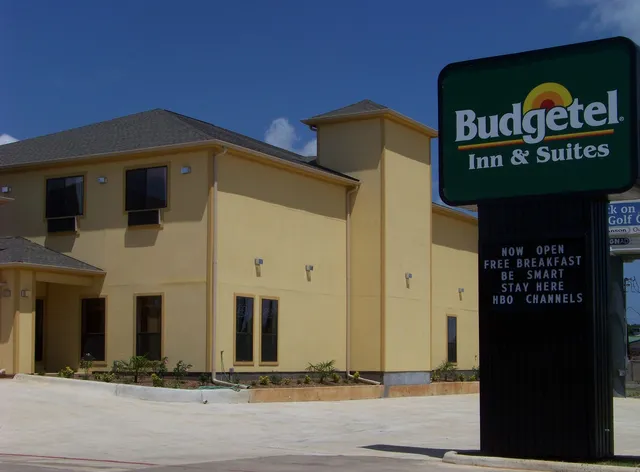 Budgetel Inn & Suites
