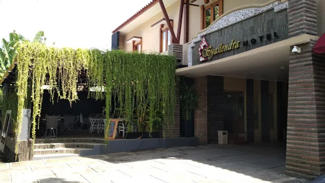 NARESWARI Resto || ꦤꦉꦱ꧀ꦮꦫꦶꦉꦱ꧀ꦠꦺꦴ ||