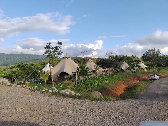 Holos Retreat Center