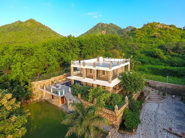 Kodiyat Villa - Luxury Pool Villa Udaipur
