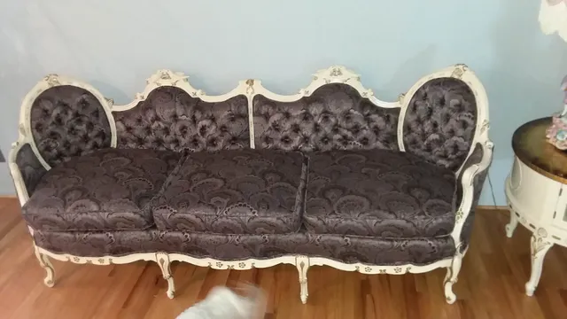 Don's Upholstery Shop