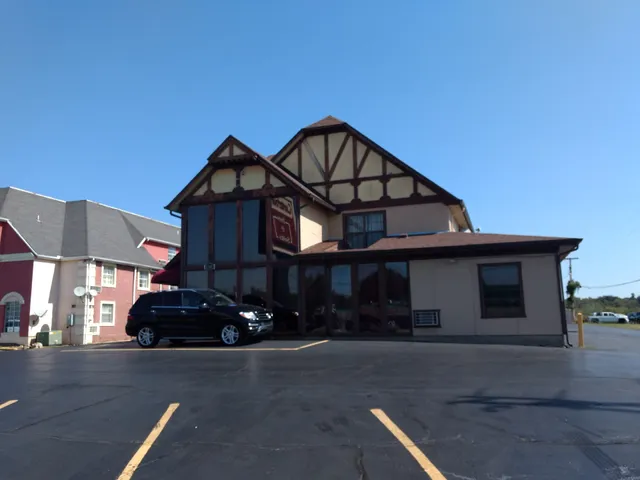 Canterbury Inn and Suites