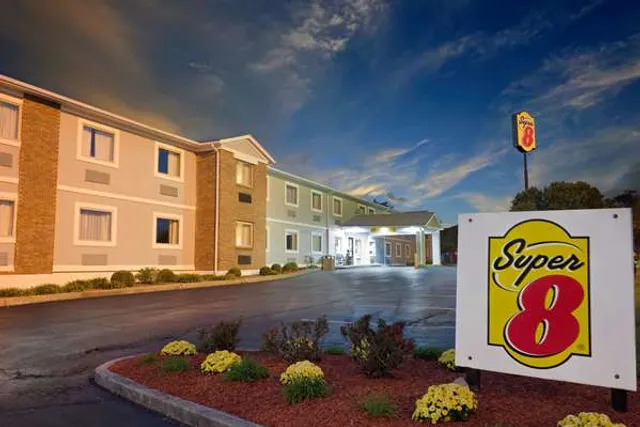 Super 8 by Wyndham Lexington/Hamburg Area