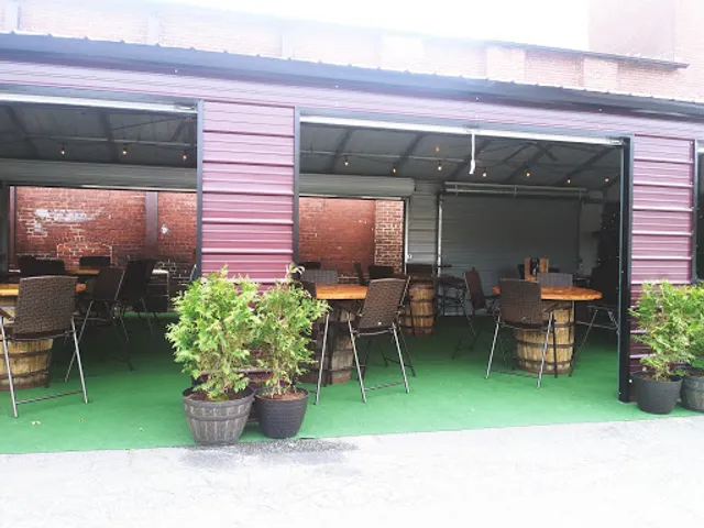 Amy's Place Bar & Grill