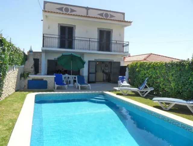 Vivenda Silvestre Family House