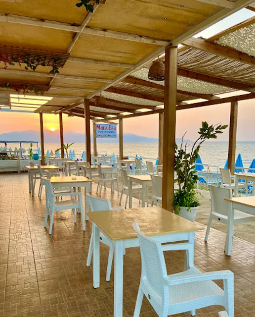 ManoEra Beach Snack Bar
