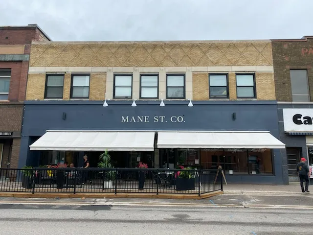 Mane Street Cafe and Lounge