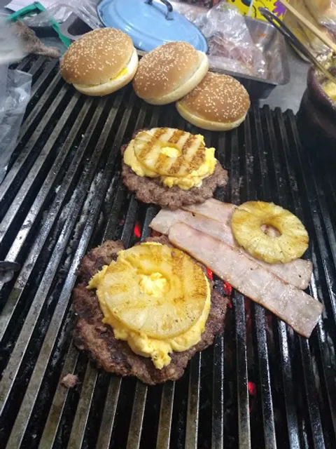 Hamburguesas al Carbón "La Isla"