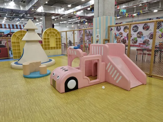 The Parenthood Toppen Shopping Centre