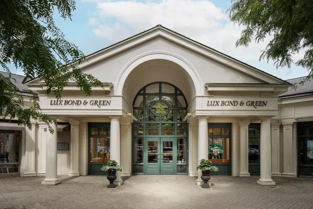 Lux Bond & Green
