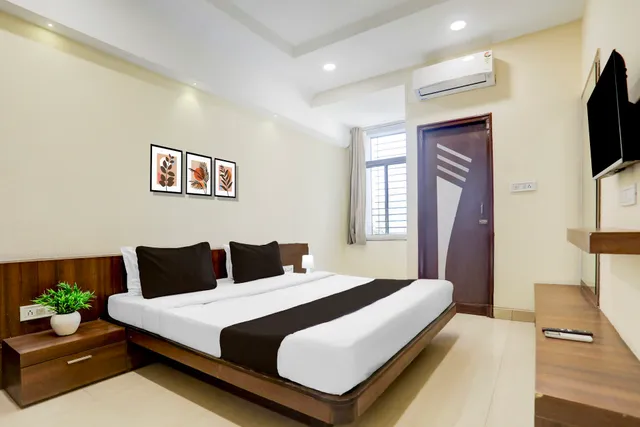 Hotel O La Banian Hotel & Restaurant