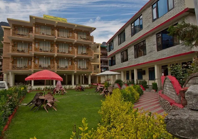 OYO 45690 The Paramount Inn