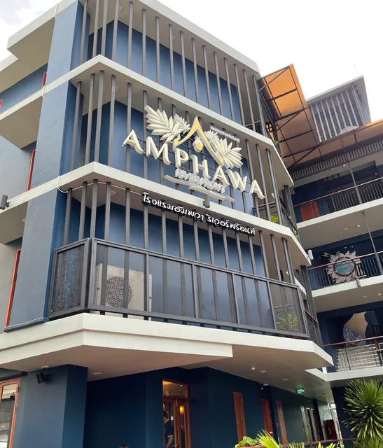 Amphawa Riverfront Hotel