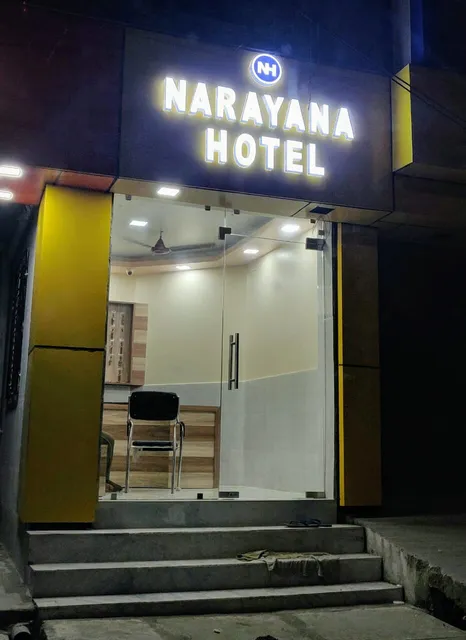 OYO 49604 Narayana Hotel