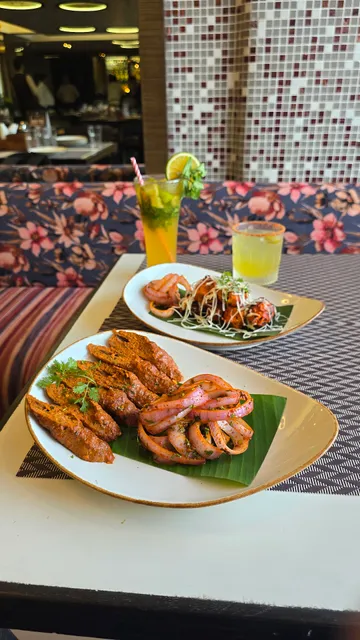 Solitaire Kitchen - Bar