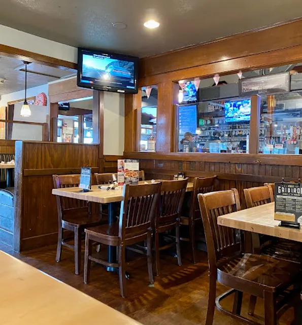 Old Chicago Pizza + Taproom