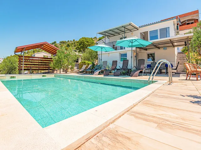 Holiday Home Happy Holiday, Rogoznica