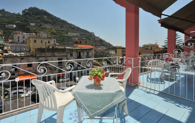 Hotel Europa a Minori - HOTEL a 50 metri dal MARE - Hotel con PARCHEGGIO Costiera Amalfitana