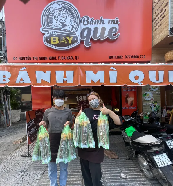 Bánh mì que_BAY BAGUETTE