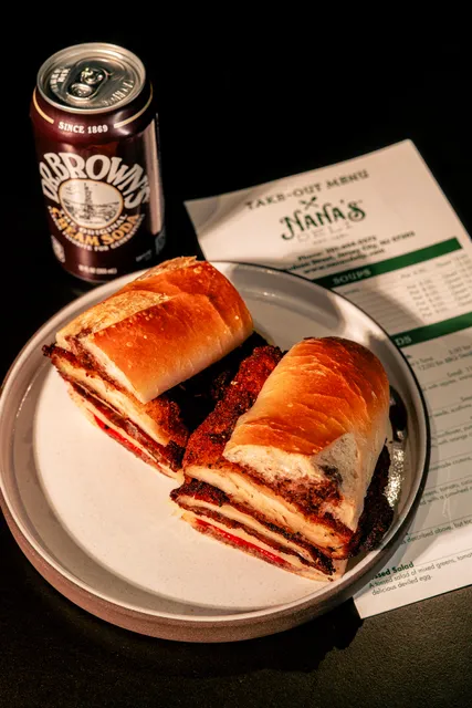 Nanas Deli & Breakfast