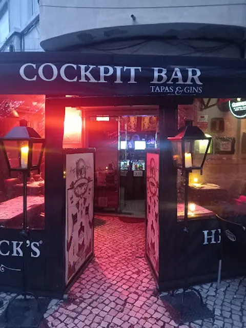 Cockpit Bar