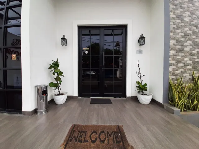 ZIPKOS Flamboyan Residence