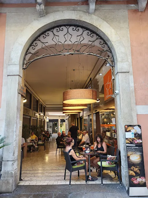 Bar Italia Easy Drinking