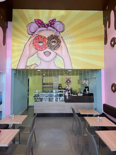 Dona Donuts Café