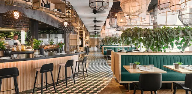 Mama Makan Restaurant & Bar