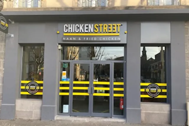 Chicken Street Clermont-Ferrand Naan & Fried Chicken