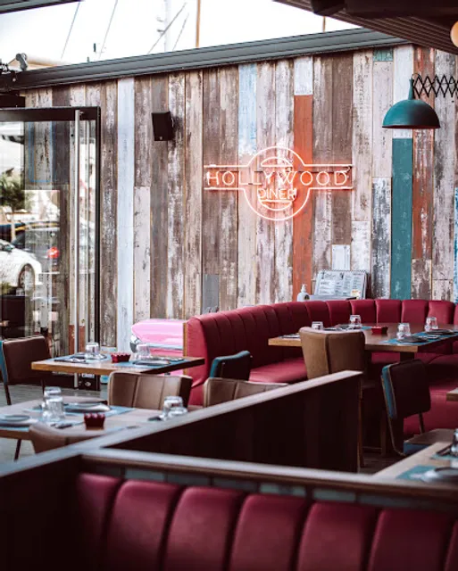 Sloppy Joe • American Bar & Grill •