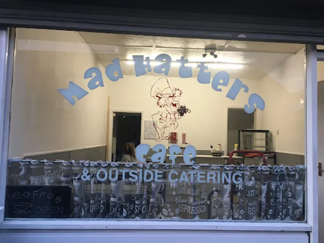 Mad-hatters cafe