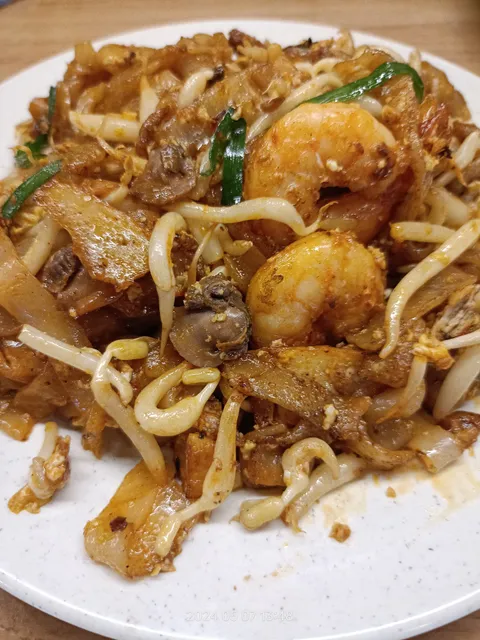 鸭蛋炒粿條 Duck Egg Fried Kuey Teow