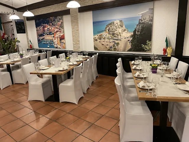 Ristorante-Pizzeria Porto Vecchio am Rosengarten