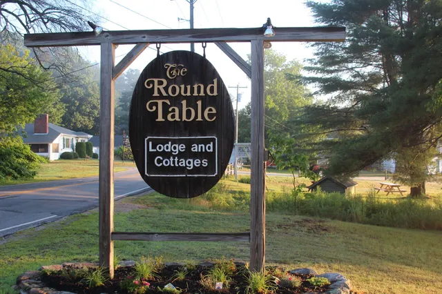 Round Table Lodge