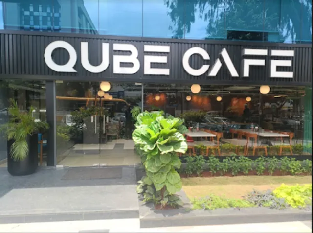 QUBE CAFE