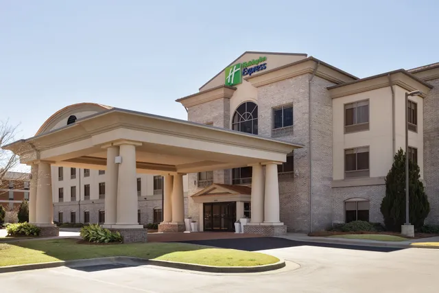Holiday Inn Express & Suites Opelika Auburn, an IHG Hotel