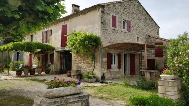 Mas derrière chateau