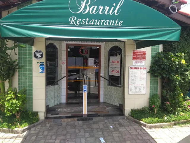 Restaurante Barril Satélite