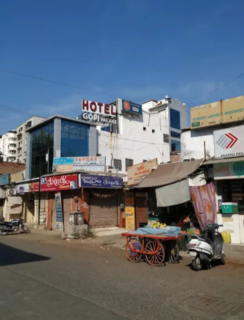Hotel Gopi Palace