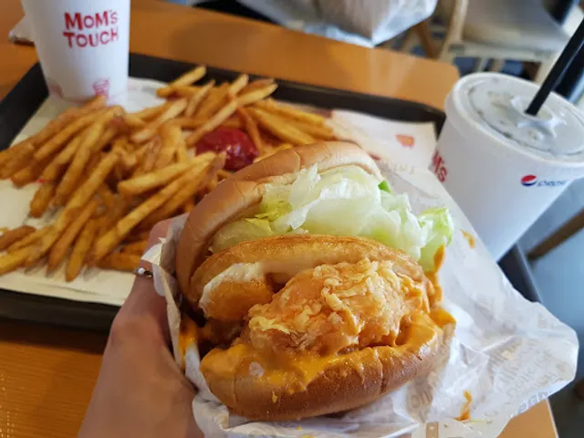 맘스터치 신카톨릭대점