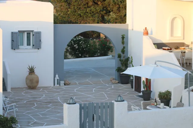 Reppas Summer Houses Paros