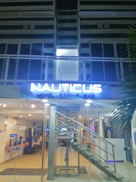 Nauticus Hotel