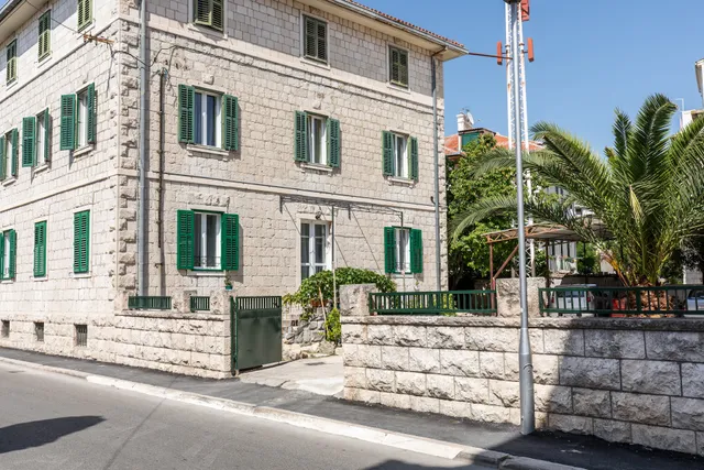 SeaBed Rooms & Apartment