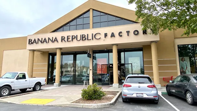 Banana Republic Factory Store