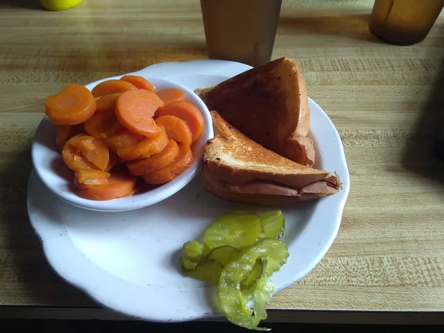 Riverside Bar & Grill