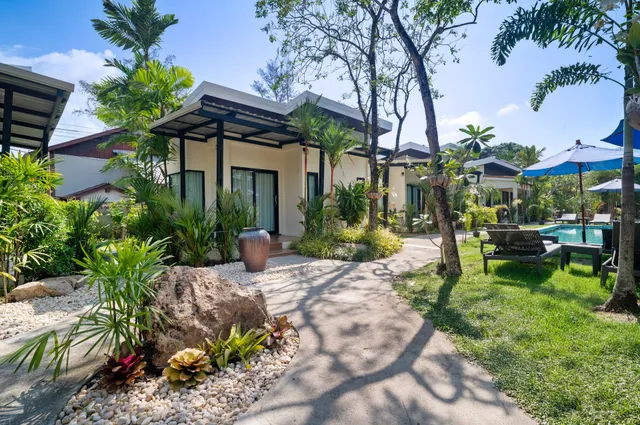 La Casa Bangtao Resort