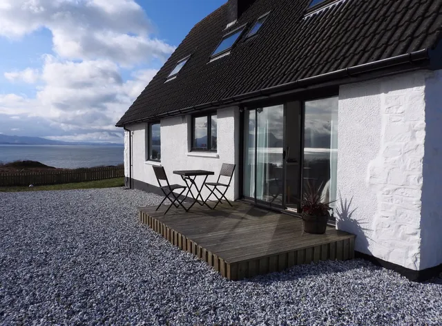 KnoydART Bed and Breakfast