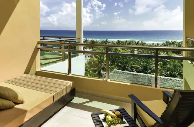 El Dorado Seaside Palms