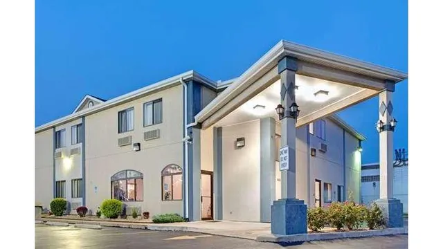 Travelodge by Wyndham St. Louis